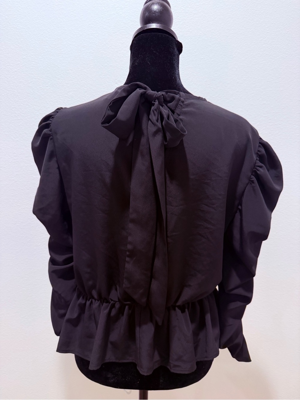 Topshop Black V-Neck Peplum Puff Sleeve Blouse - Picture 6 of 13